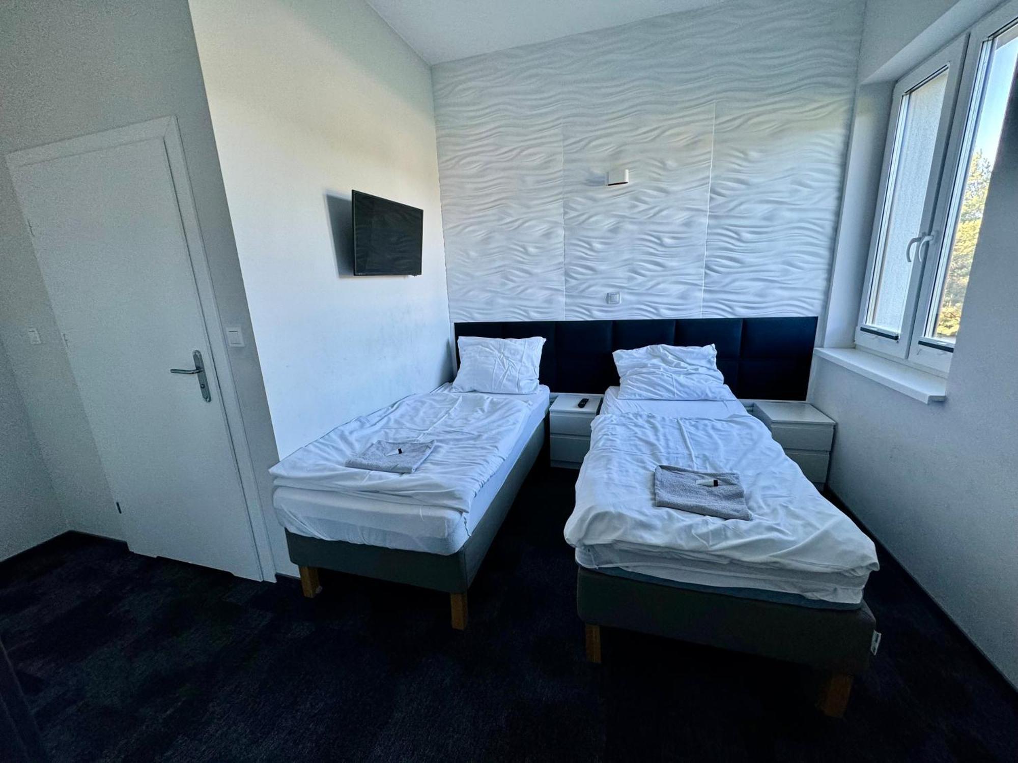 Hotel Lesny Korne Екстер'єр фото